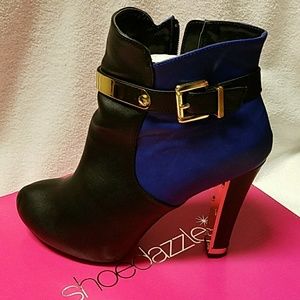 Shoe dazzle blue and black w gold accent boots